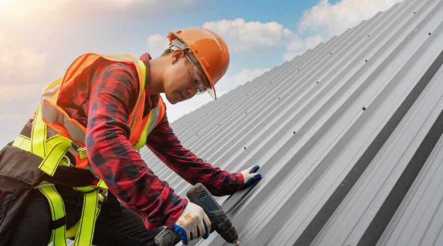 Professional Emergency Roof Repairs services in Howard, OH